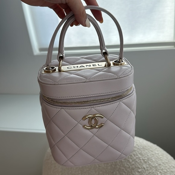 Authentic Lambskin Quilted Trendy Vanity Case small - Picture 3 of 12